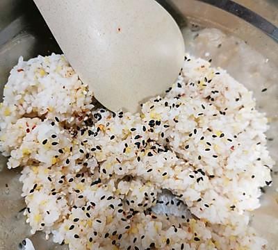 剩下的米饭可以做成什么美食
，夏天没吃完的米饭放锅里可以吗？图4