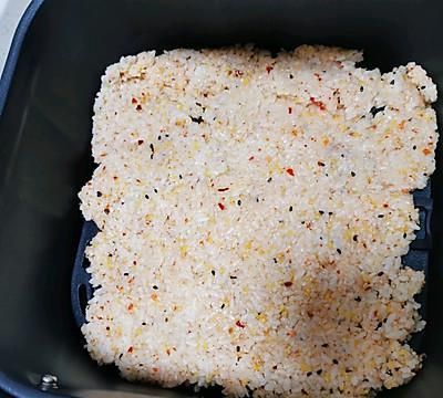 剩下的米饭可以做成什么美食
，夏天没吃完的米饭放锅里可以吗？图6
