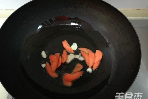 卷白菜跟胡萝卜怎么炒
，素三鲜，白菜，胡萝卜青椒怎么调饺子馅？图6