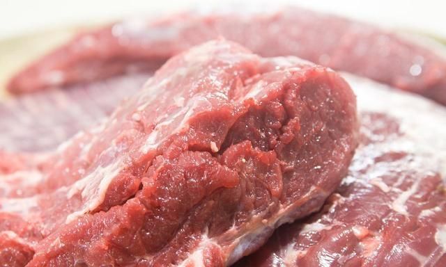 老牛肉、黄牛肉和水牛肉辨别方法
，生牛肉需要凉水泡多久？图1