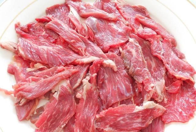 老牛肉、黄牛肉和水牛肉辨别方法
，生牛肉需要凉水泡多久？图2