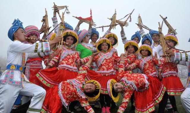 花山节是哪个民族的节日
，请问“花山节、盘王节”都是哪个民族的习俗？图8