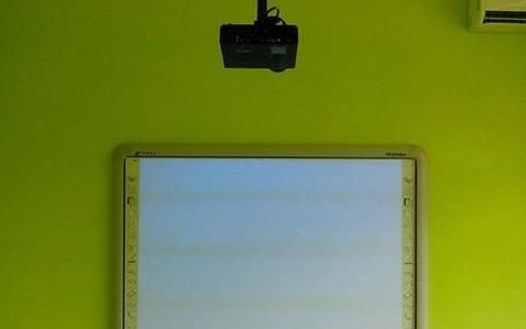 鸿合电子白板的使用教程
，鸿合电子白板一体机不显示桌面？