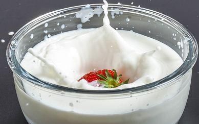 女人喝酸奶的好处
，自制酸奶的好处与危害？