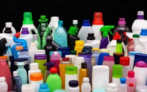 塑化剂是什么东西
，瓶装白酒存放三年以上含有塑化剂是真的吗?对人体有什么危害？
