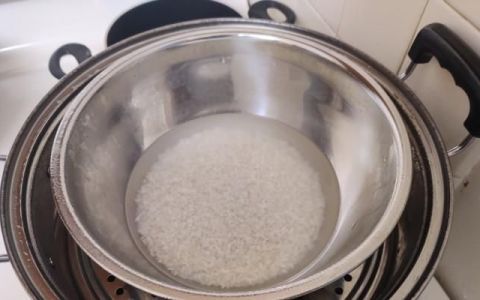 用碗蒸米饭一般蒸多久
，用盆蒸米饭一般需要蒸多长时间？水放多少？