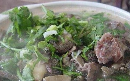 羊杂汤怎么做好吃又简单的做法
，四川羊肉羊杂汤家常做法？
