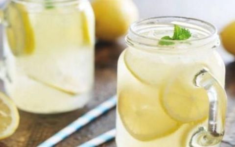 柠檬水可以放冰箱隔夜第二天喝吗
，柠檬水放冰箱里面可以隔夜吗？
