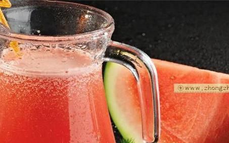西瓜汁可以速冻保存吗
，白凉粉开水冲泡后可以放冰水吗？