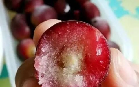 葡萄能放到冰箱里吗
，葡萄放在冰箱里有点耙了能吃吗？