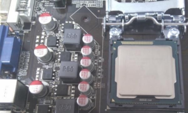 电脑CPU处理器怎么安装？
，CPU怎么样安装到主板上？图5
